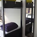 360 Borne אכסניה *