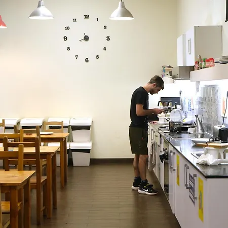 360 Borne אכסניה