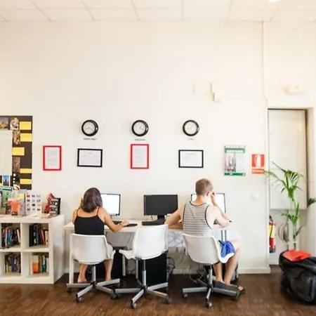 360 Borne Albergue *