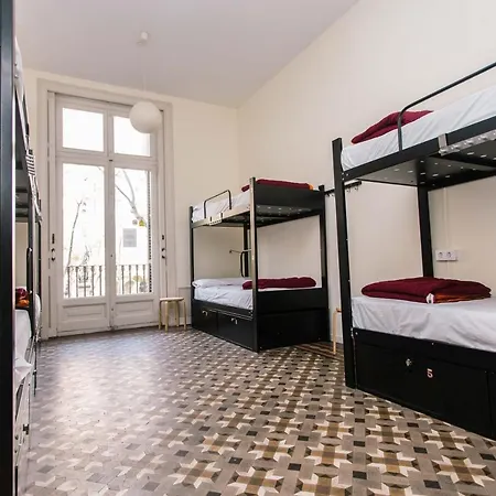 360 Borne Hostel *