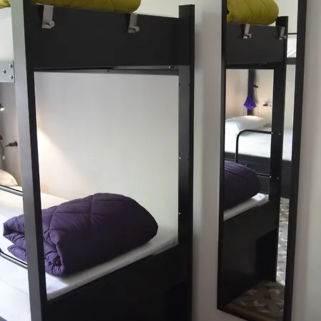 360 Borne Hostal *